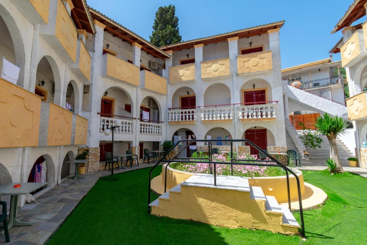 Bella Grecia Studios And Apartments By Hotelius Moraitika Extérieur photo